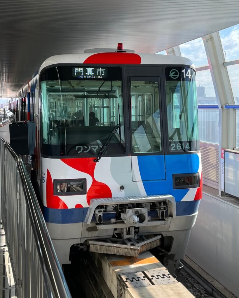 Osaka Monorail-Expo Colors